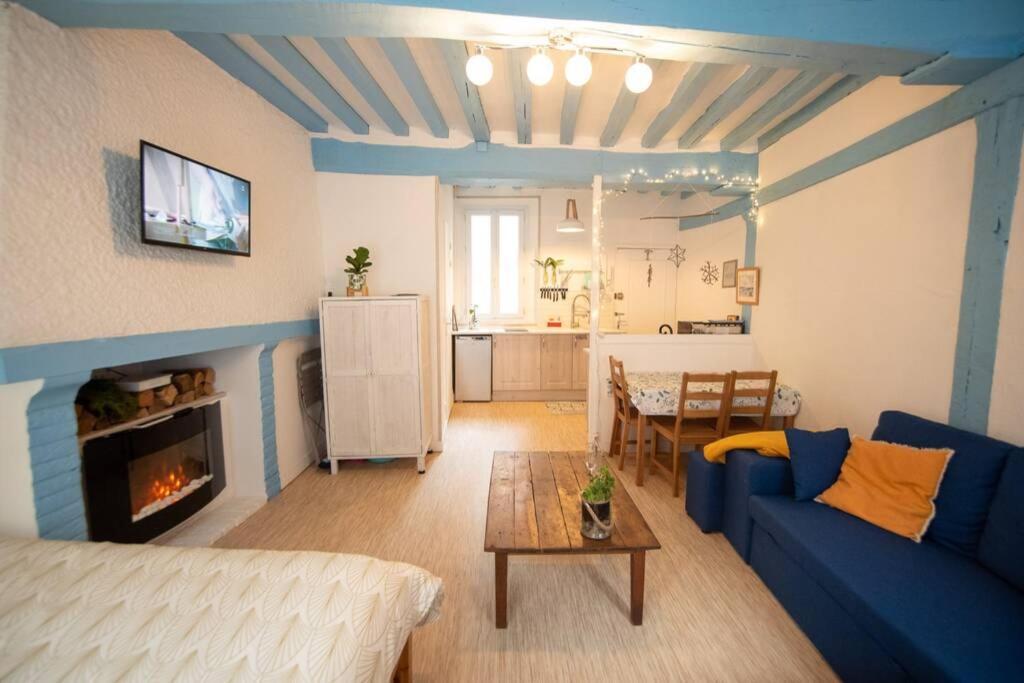 דייפ Blue Appartment With A Fireplace מראה חיצוני תמונה